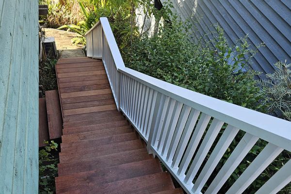 stairs-balustrades-19B97069CE-A0A2-EE22-F73D-05896A4FB411.jpg