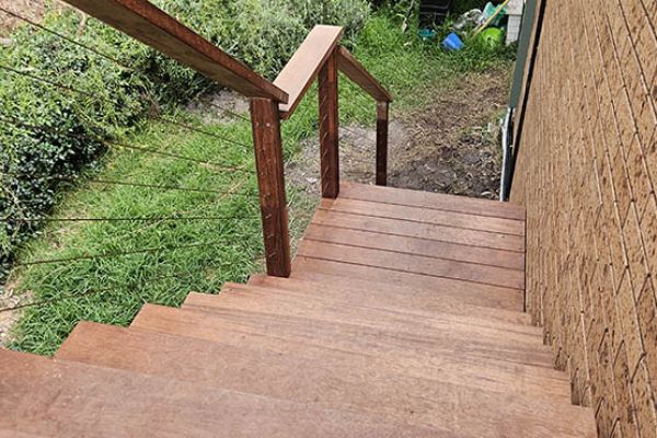 stairs-balustrades-4358296B72-8609-5D26-4296-52EDD26441E6.jpg