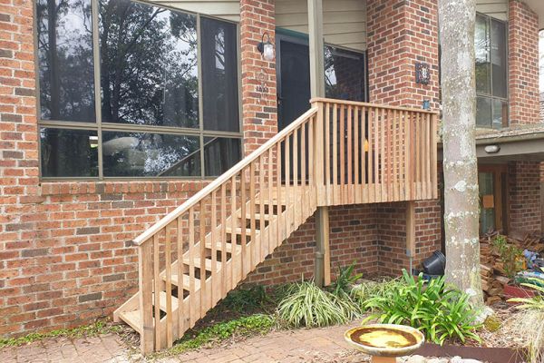 stairs-balustrades-5A9457615-C655-DED4-BCE0-602010945699.jpg
