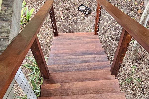 stairs-balustrades-635F4C6F89-C4A8-947D-D91E-A598F7D41187.jpg