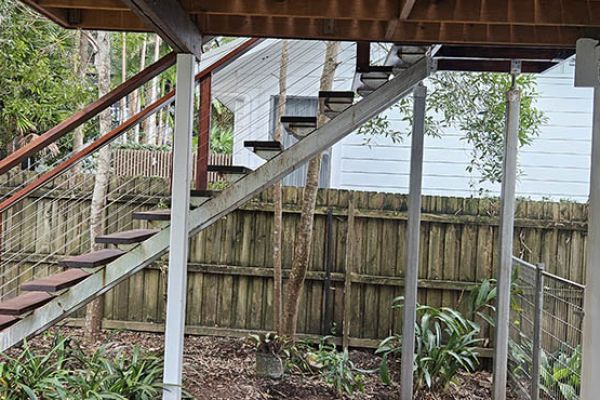 stairs-balustrades-77960C0D85-8DAB-9025-05AF-7029E27C60D3.jpg